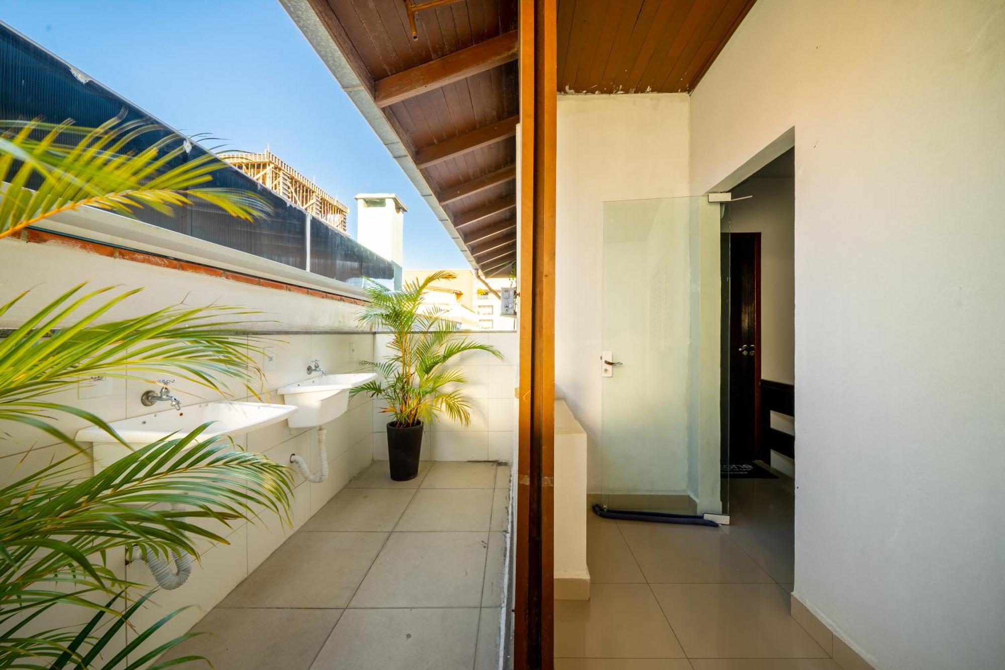 Pousada Casa De Praia Бомбиньяс Экстерьер фото